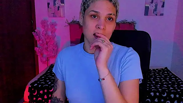 Snapshot of Charlee_pink chatting on 10.24.25 Charlee pink online show from 10.24.25