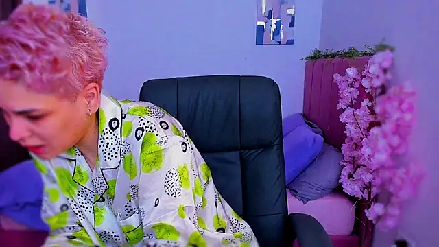 Charlee pink online show from 12.16.25