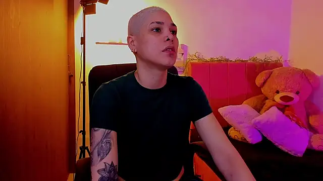 Charlee pink online show from 04.03.26