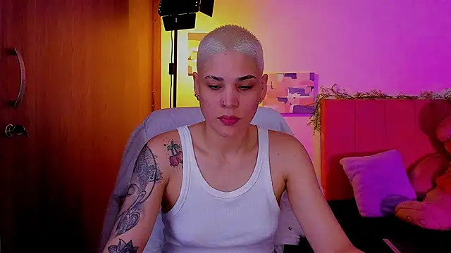 Charlee pink online show from 04.07.26