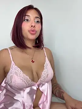 Snapshot of LucyMartelli chatting on 02.19.25 LucyMartelli online show from 02.19.25