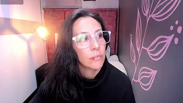 Snapshot of Abrillee1 chatting on 11.08.25 Abrillee1 online show from 11.08.25