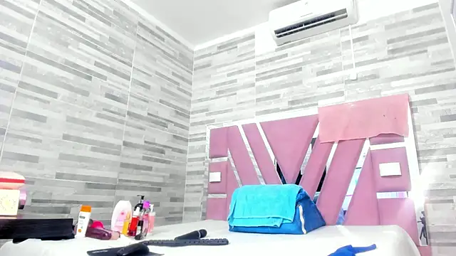 lola hornei online show from 03.08.25