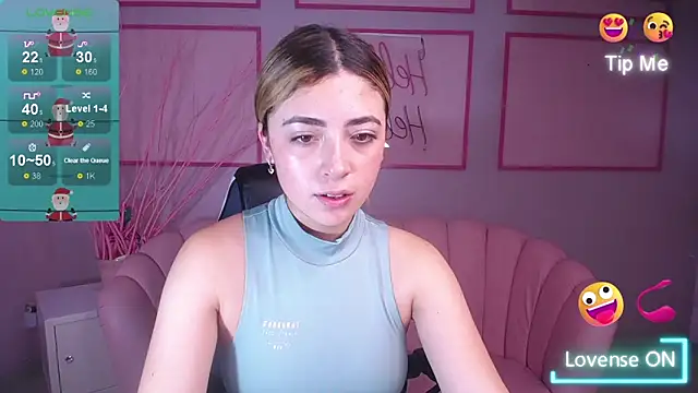 Snapshot of channel_blonde_a chatting on 12.17.24 channel blonde a online show from 12.17.24