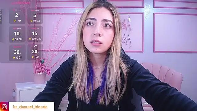 Snapshot of channel_blonde_a chatting on 12.23.24 channel blonde a online show from 12.23.24