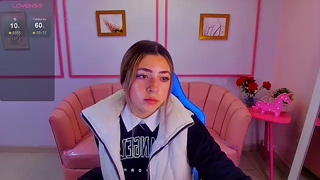 Snapshot of channel_blonde_a chatting on 01.07.25 channel blonde a online show from 01.07.25