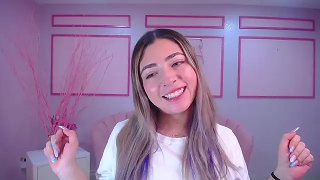 Snapshot of channel_blonde_a chatting on 01.11.25 channel blonde a online show from 01.11.25