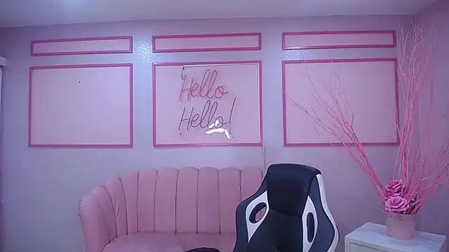 Snapshot of channel_blonde_a chatting on 02.01.25 channel blonde a online show from 02.01.25