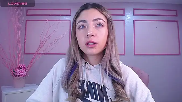 Snapshot of channel_blonde_a chatting on 02.03.25 channel blonde a online show from 02.03.25