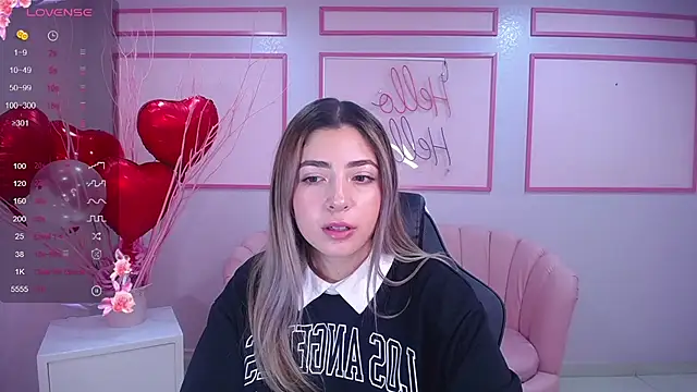 Snapshot of channel_blonde_a chatting on 02.04.25 channel blonde a online show from 02.04.25