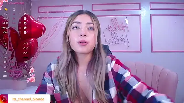 Snapshot of channel_blonde_a chatting on 02.12.25 channel blonde a online show from 02.12.25