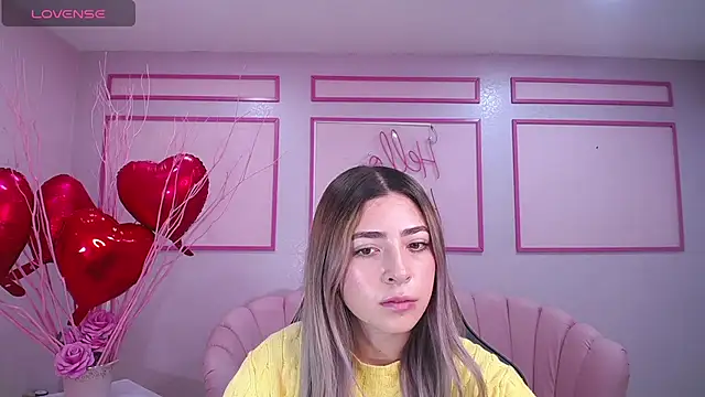 Snapshot of channel_blonde_a chatting on 02.18.25 channel blonde a online show from 02.18.25