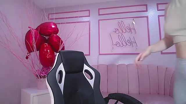 Snapshot of channel_blonde_a chatting on 02.24.25 channel blonde a online show from 02.24.25