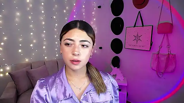 Snapshot of channel_blonde_a chatting on 03.04.25 channel blonde a online show from 03.04.25