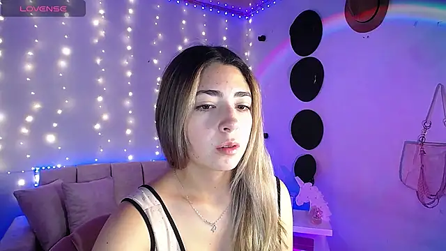 Snapshot of channel_blonde_a chatting on 03.06.25 channel blonde a online show from 03.06.25