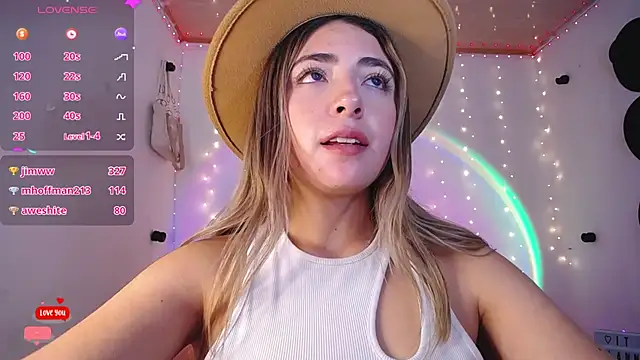 Snapshot of channel_blonde_a chatting on 03.12.25 channel blonde a online show from 03.12.25