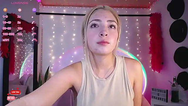 Snapshot of channel_blonde_a chatting on 03.20.25 channel blonde a online show from 03.20.25