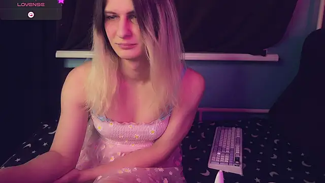 Alice Pinkhead online show from 02.27.25