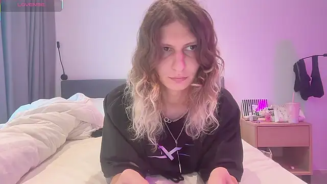 Alice Pinkhead online show from 11.06.25