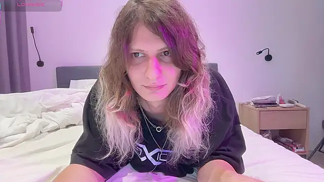 Alice Pinkhead online show from 11.27.25