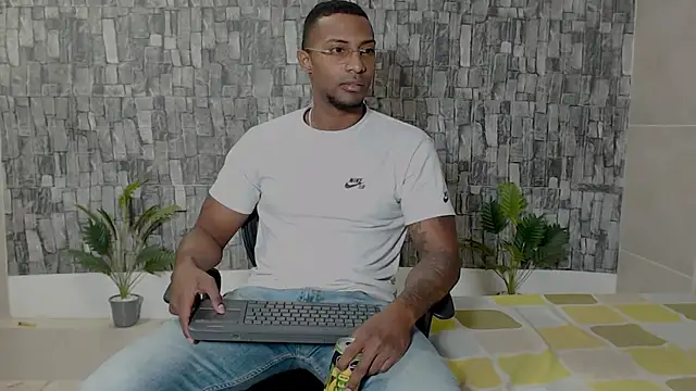 Snapshot of Joseephjackson chatting on 02.04.25 Joseephjackson online show from 02.04.25