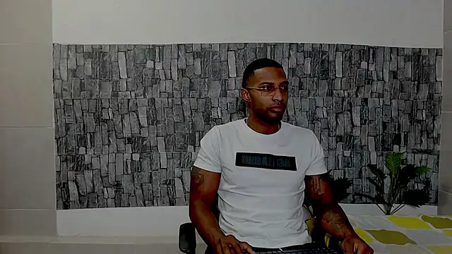 Snapshot of Joseephjackson chatting on 02.15.25 Joseephjackson online show from 02.15.25