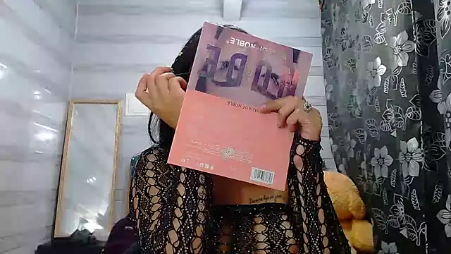 lily jamesx online show from 02.19.25