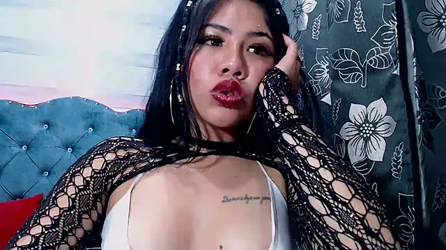 lily jamesx online show from 02.26.25