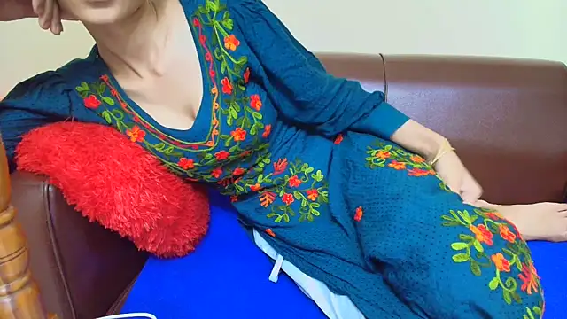 Srabontii online show from 11.15.25