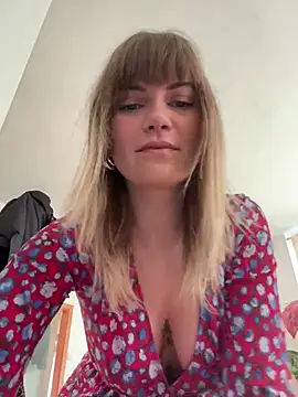 Snapshot of Milla__one chatting on 12.26.24 Milla  one online show from 12.26.24