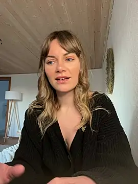 Snapshot of Milla__one chatting on 02.18.25 Milla  one online show from 02.18.25