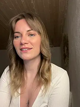 Snapshot of Milla__one chatting on 02.20.25 Milla  one online show from 02.20.25