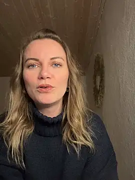 Snapshot of Milla__one chatting on 02.25.25 Milla  one online show from 02.25.25