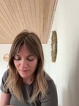 Snapshot of Milla__one chatting on 03.07.25 Milla  one online show from 03.07.25