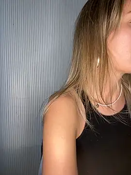 Snapshot of Milla__one chatting on 09.17.25 Milla  one online show from 09.17.25