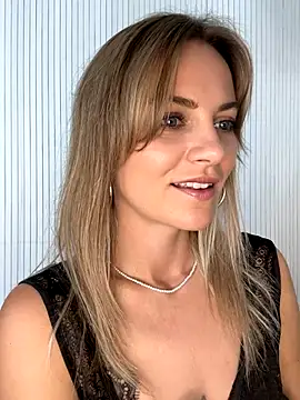 Snapshot of Milla__one chatting on 09.18.25 Milla  one online show from 09.18.25