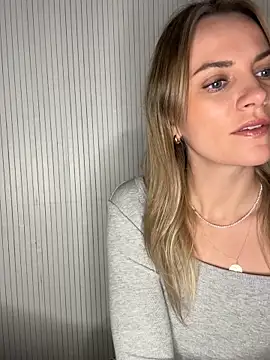 Snapshot of Milla__one chatting on 10.11.25 Milla  one online show from 10.11.25