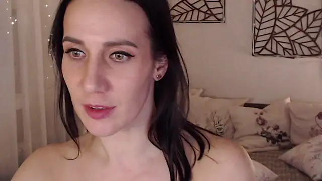 Snapshot of pepper_milf chatting on 02.10.25 pepper milf online show from 02.10.25