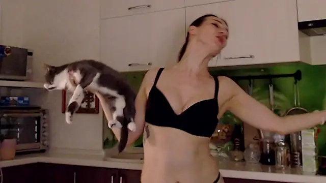 Snapshot of pepper_milf chatting on 02.18.25 pepper milf online show from 02.18.25