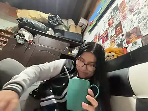 Snapshot of dafne19_ chatting on 05.28.26 dafne19 online show from 05.28.26