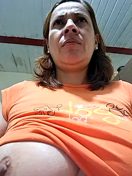 Snapshot of Zaralu_ chatting on 04.22.26 Zaralu online show from 04.22.26