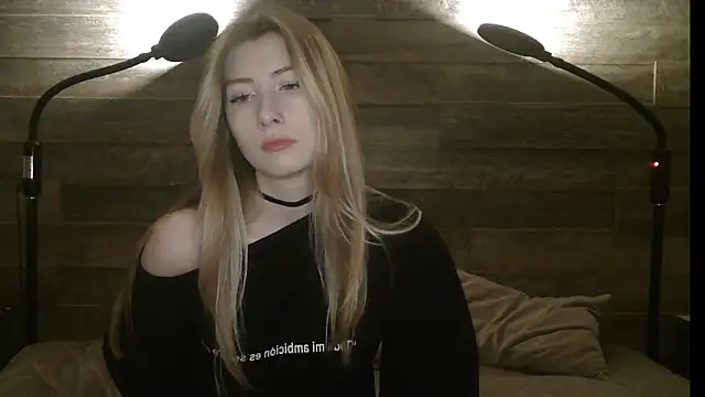 ErikaShyy online show from 11.26.25