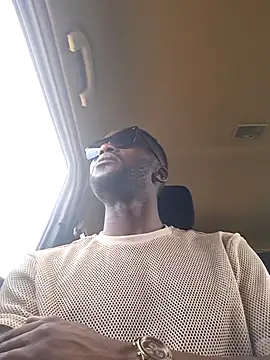 bull Giant online show from 12.31.24