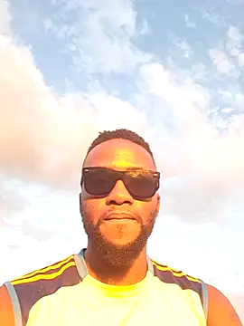 bull Giant online show from 02.01.25