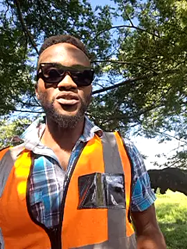 bull Giant online show from 02.05.25