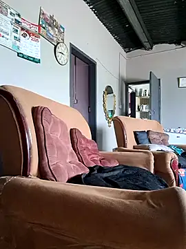 bull Giant online show from 02.06.25