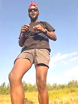 bull Giant online show from 03.15.25