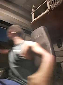 bull Giant online show from 09.19.25