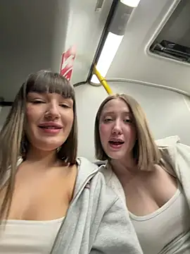 Snapshot of Sophie_Avory chatting on 05.27.26 Sophie Avory online show from 05.27.26