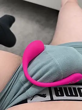 geilehecke1 online show from 10.30.25